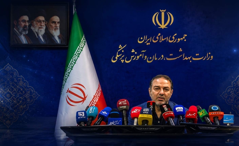 اینفوگرافیک بشقاب غذایی جدید ایران در کنار هرم غذایی قدیمی با نمادهای فعالیت بدنی، آب، سبزیجات، غلات، لبنیات و میوه‌ها